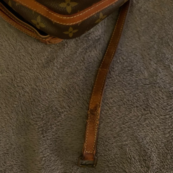 Authentic Vintage Louis Vuitton shoulder bag. - Picture 15 of 16